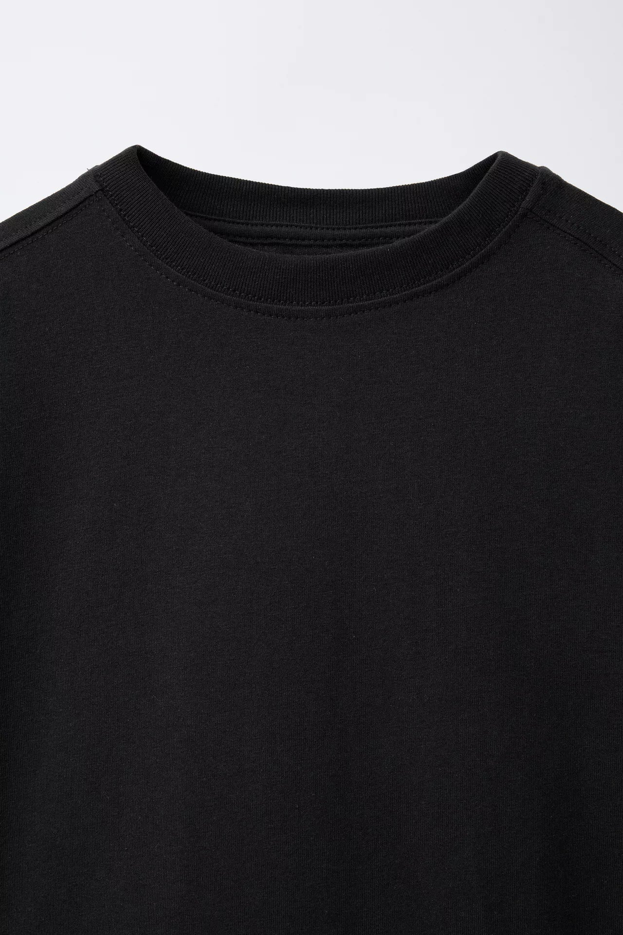 BASIC PLAIN T SHIRT - BLACK