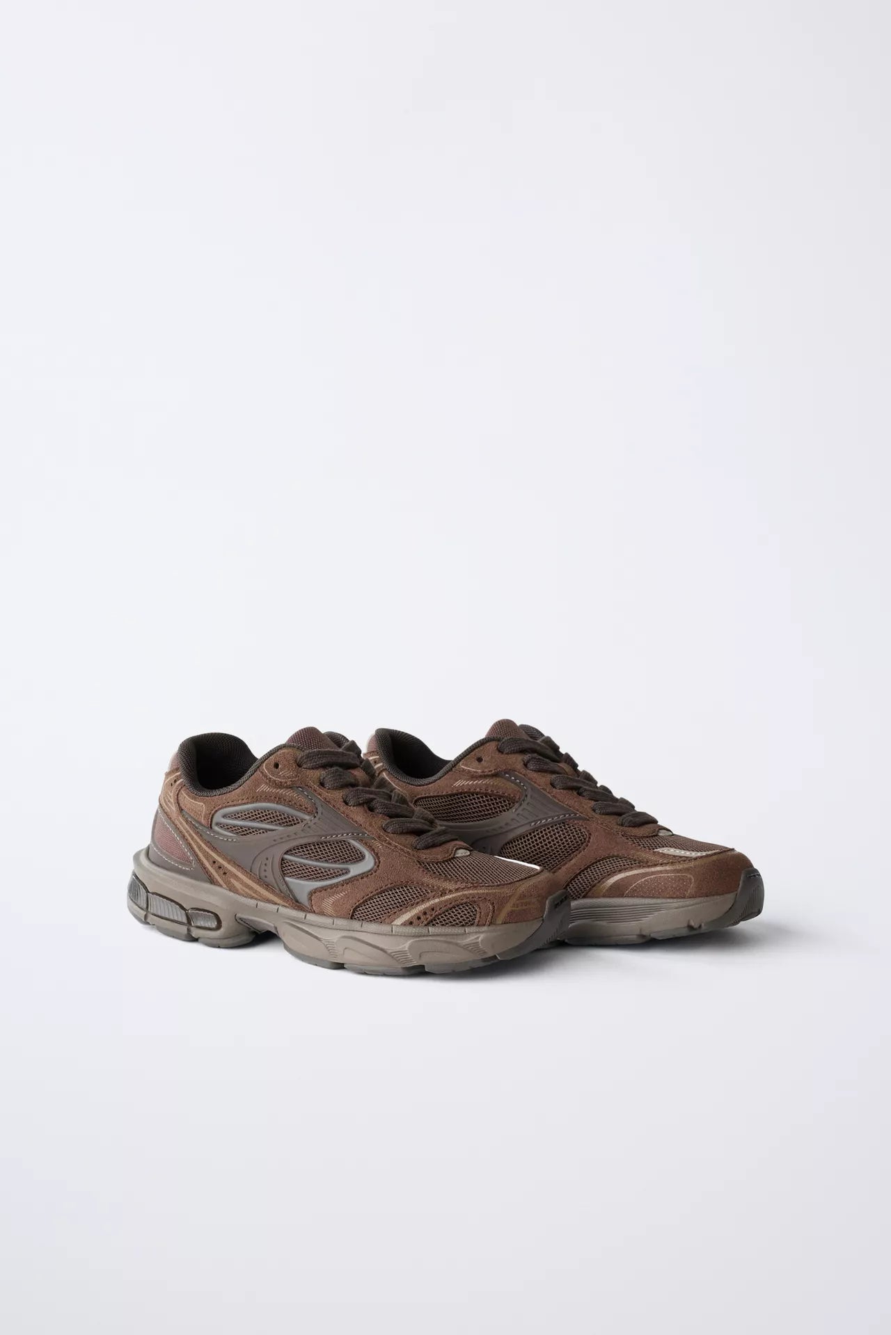 RUNAWAY TRAINER - BROWN